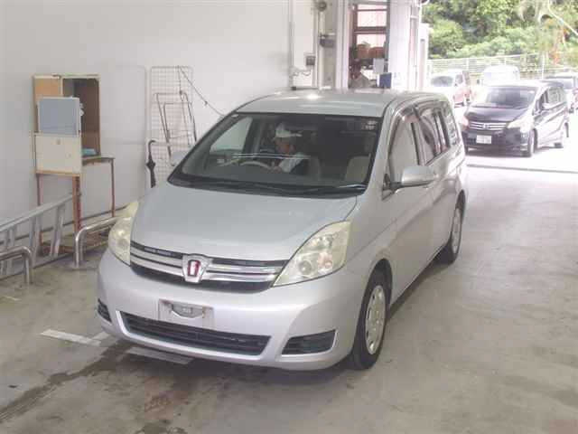 TOYOTA ISIS 2011