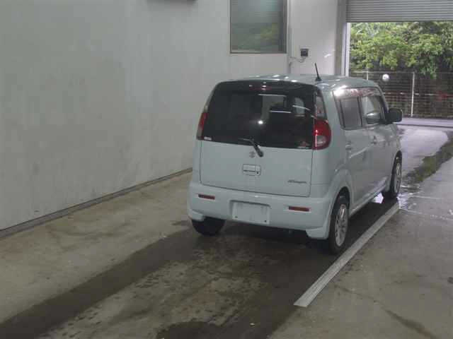 SUZUKI MRWAGON 2011