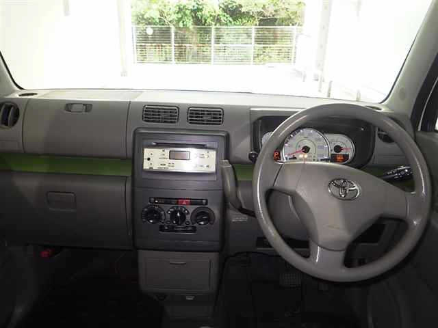 TOYOTA PIXIS SPACE 2016