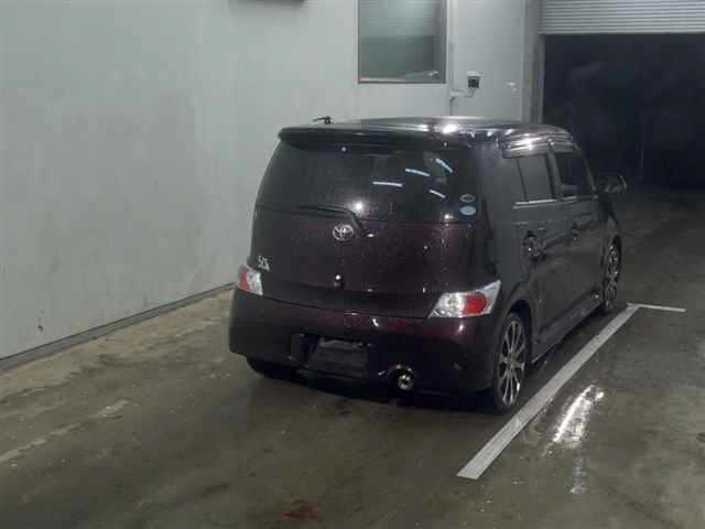 TOYOTA BB 2010