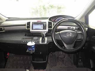 HONDA FREED 2013