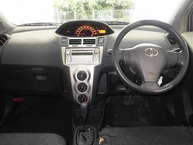 TOYOTA VITZ 2009