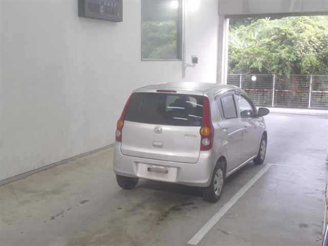 DAIHATSU MIRA 2010