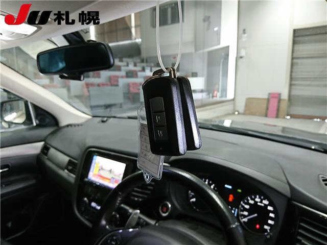 MITSUBISHI OUTLANDER 2016
