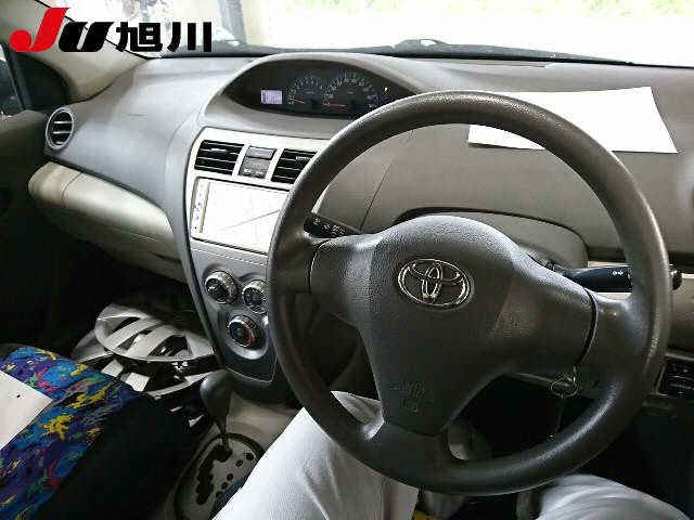 TOYOTA BELTA 2010