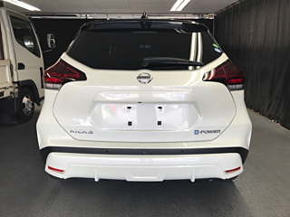 NISSAN KIX 2020