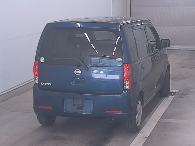 NISSAN OTTI 2011