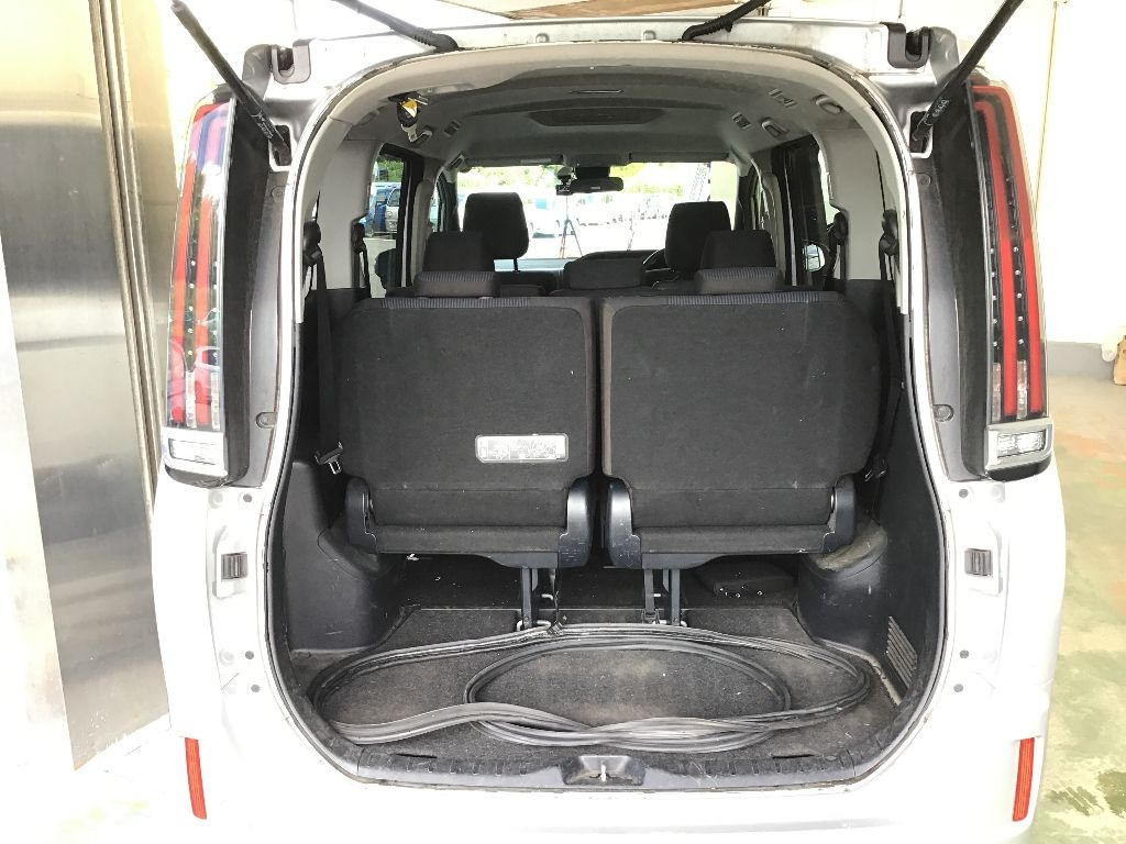 TOYOTA NOAH 2021