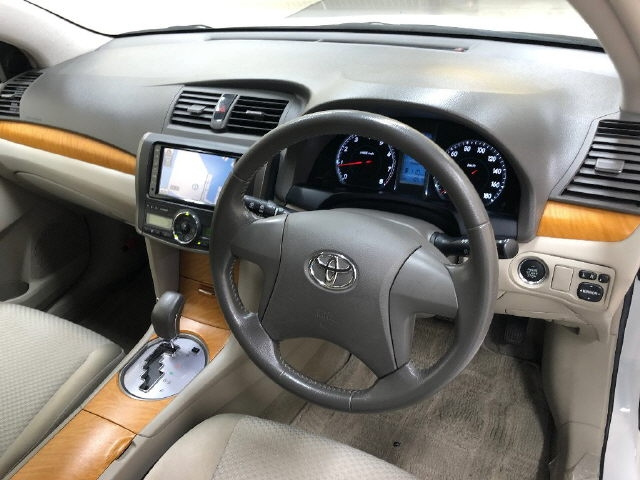 TOYOTA PREMIO 2008