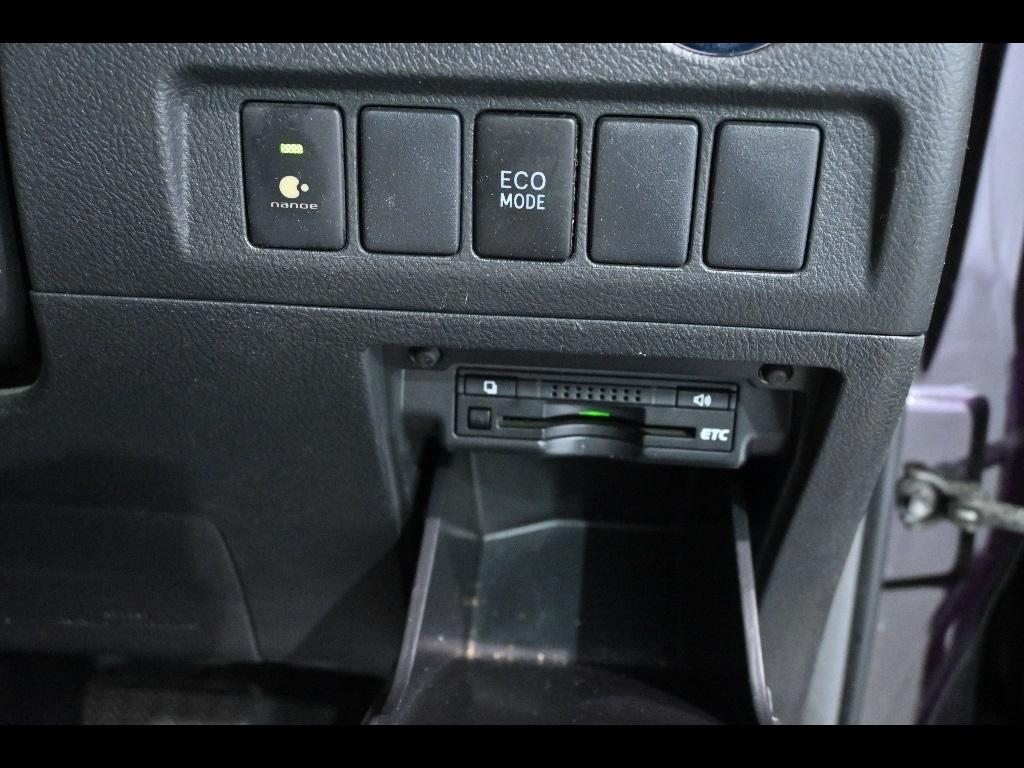 TOYOTA VELLFIRE 2012