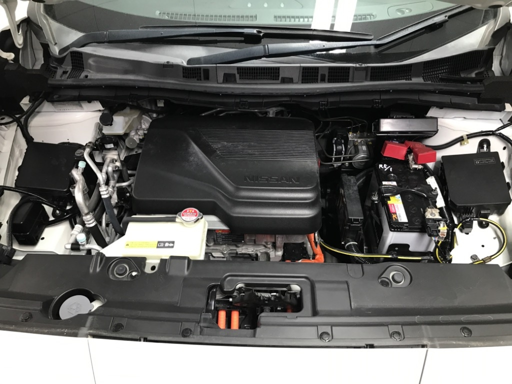 NISSAN LEAF 2018