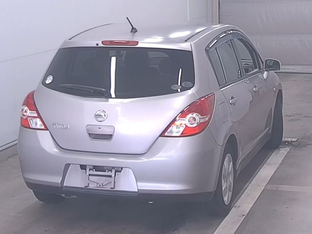 NISSAN TIIDA 2010