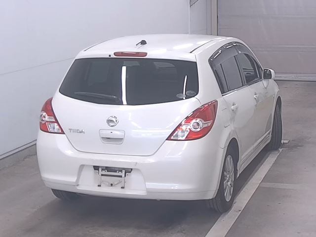 NISSAN TIIDA 2010
