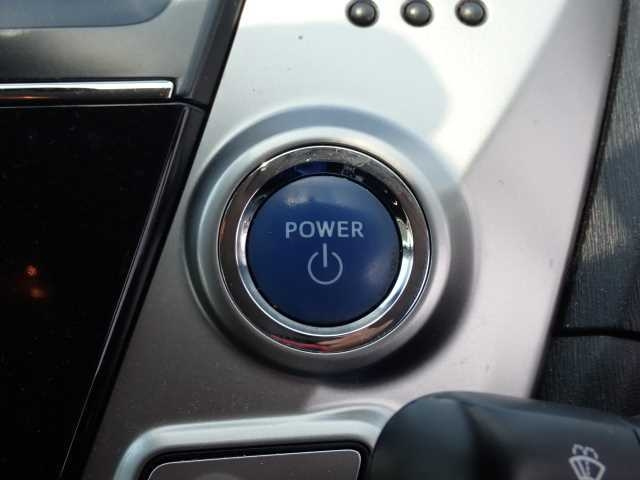 TOYOTA PRIUS ALPHA 2017