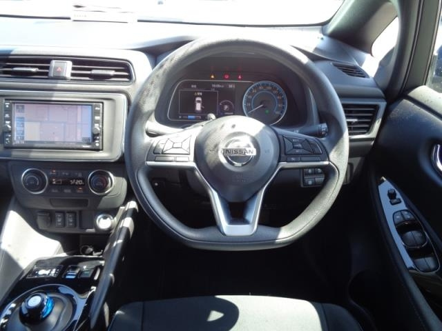 NISSAN LEAF 2020