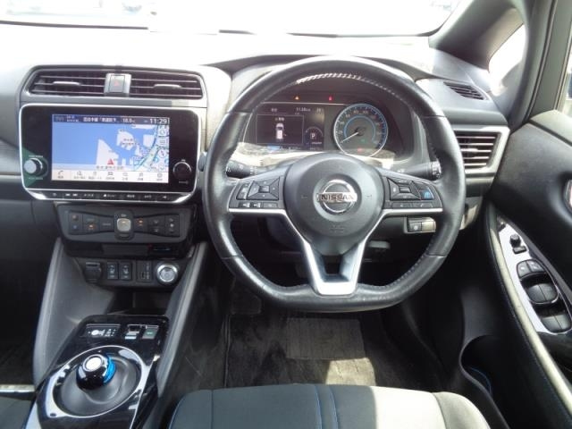 NISSAN LEAF 2020