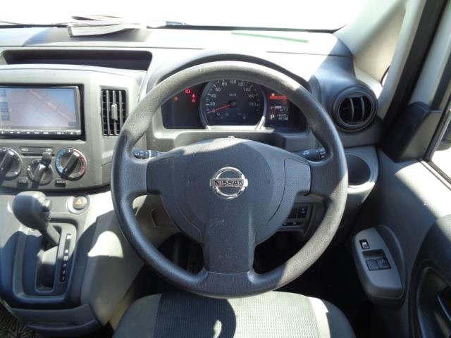 NISSAN NV200 2020
