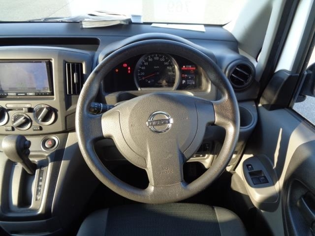 NISSAN NV200 2020