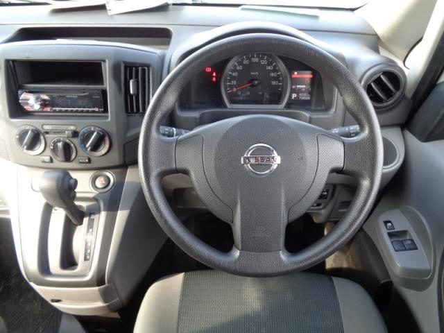 NISSAN NV200 2020