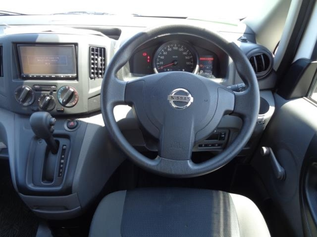 NISSAN NV200 2021