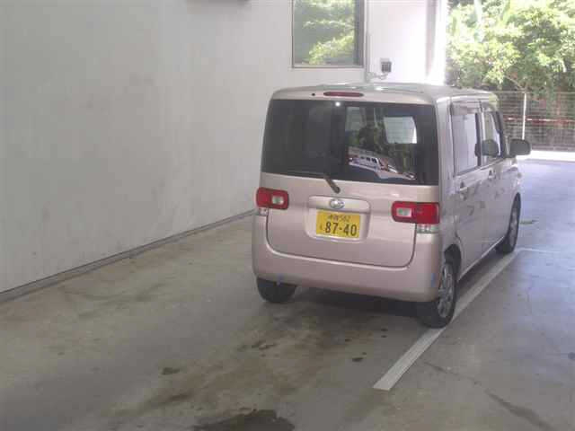 DAIHATSU TANTO 2011