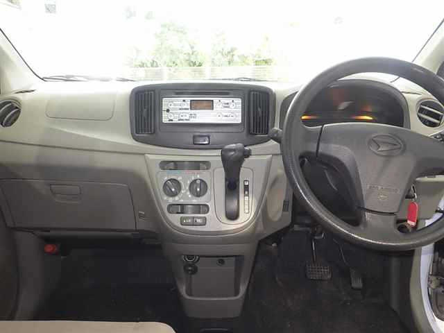 DAIHATSU MIRA E S 2012