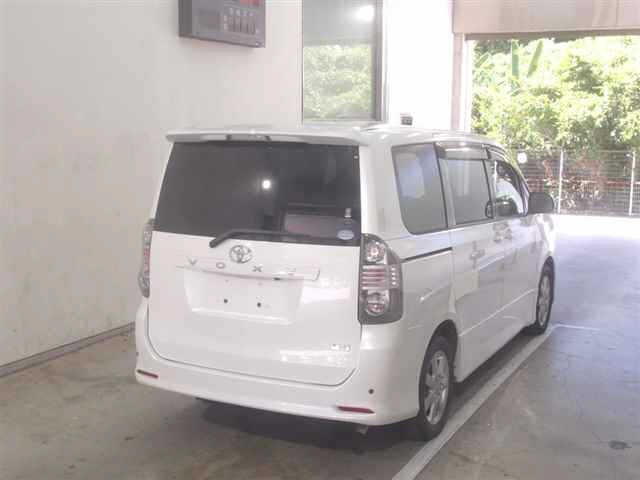 TOYOTA VOXY 2008