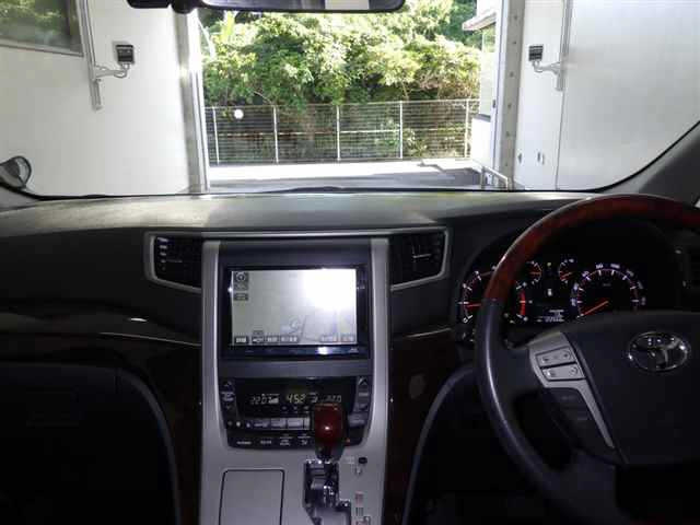 TOYOTA VELLFIRE 2012