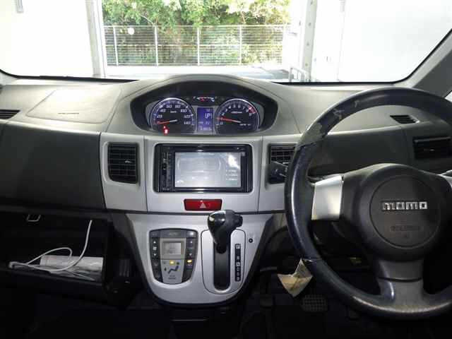 DAIHATSU MOVE 2011