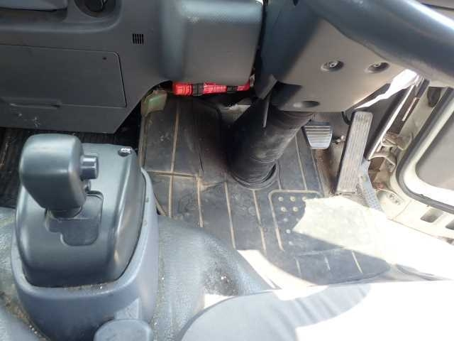 ISUZU ELF 2012