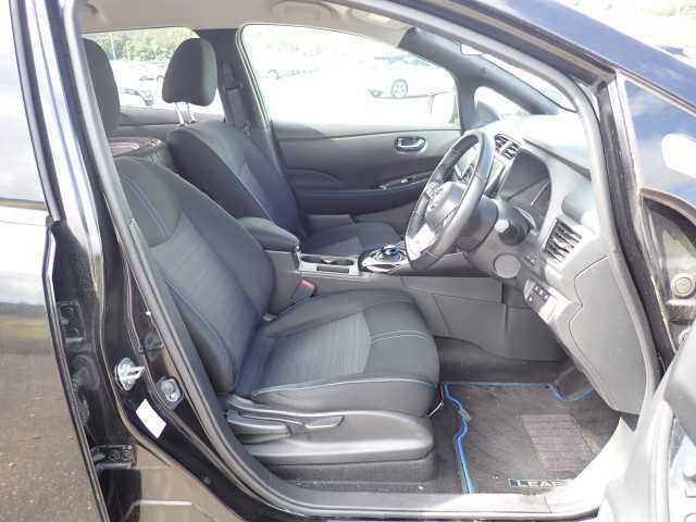 NISSAN LEAF 2020