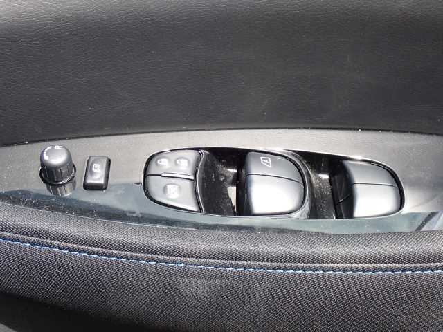 NISSAN LEAF 2020