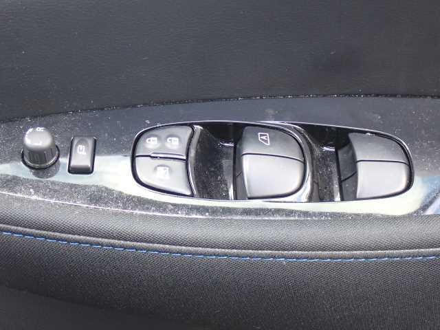 NISSAN LEAF 2019