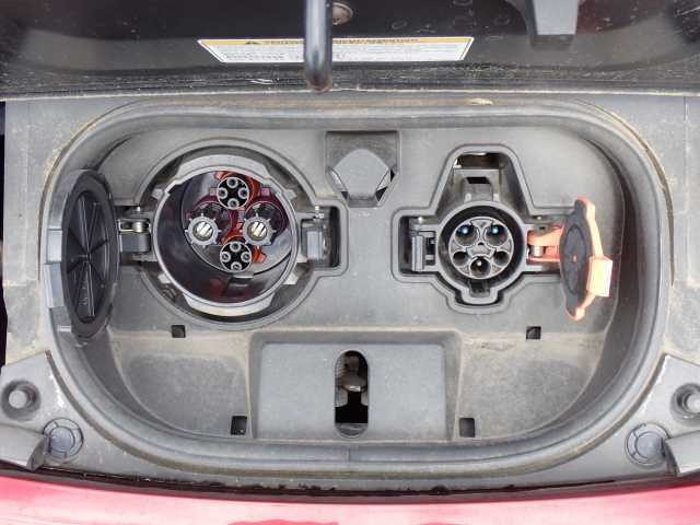 NISSAN LEAF 2019