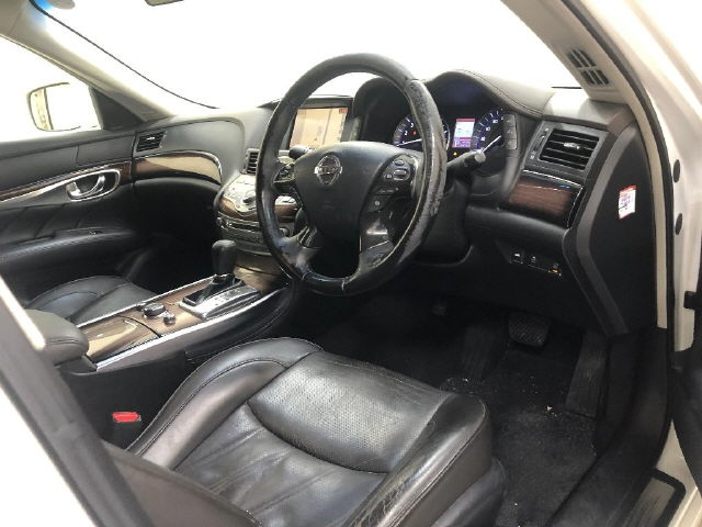 NISSAN FUGA 2009