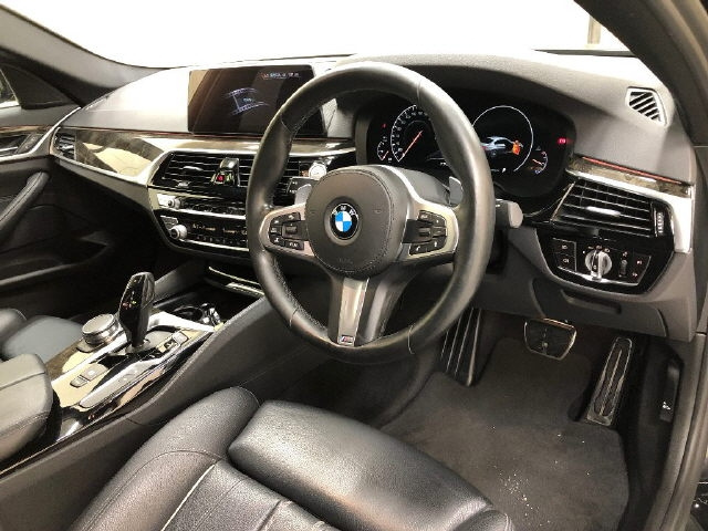 BMW 5 SERIES 2019