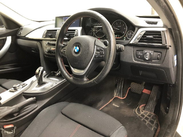 BMW 3 SERIES 2012