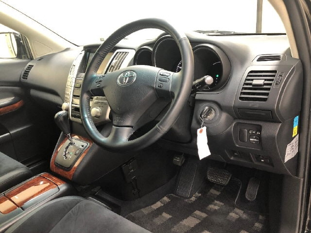 TOYOTA HARRIER 2009