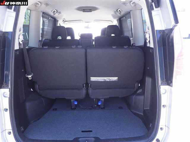 NISSAN SERENA 2017