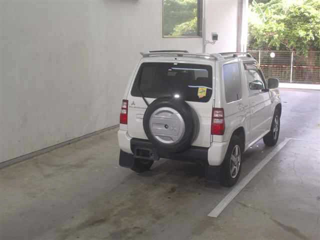 MITSUBISHI PAJERO MINI 2010
