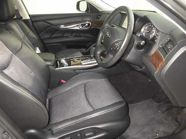 NISSAN FUGA 2016