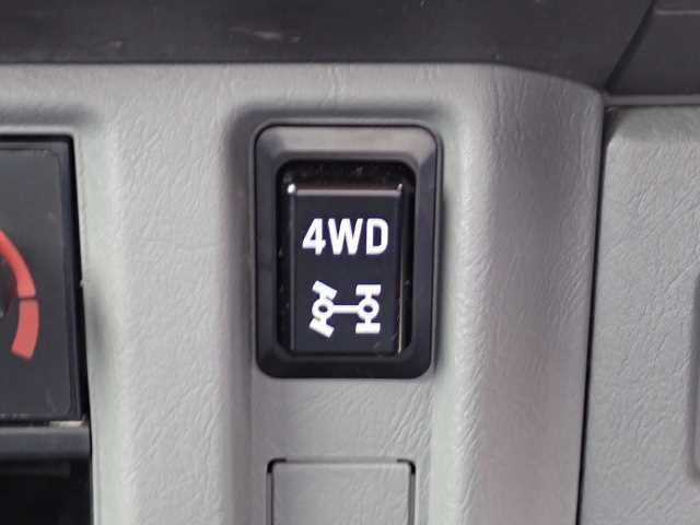 NISSAN CLIPPER VAN 2013