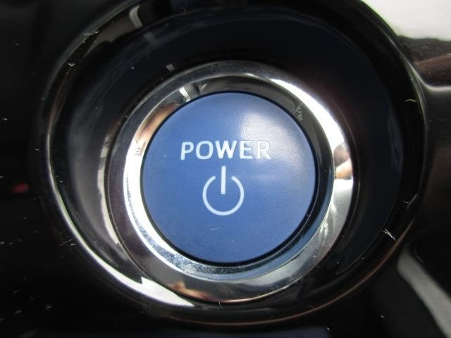 TOYOTA PRIUS 2018