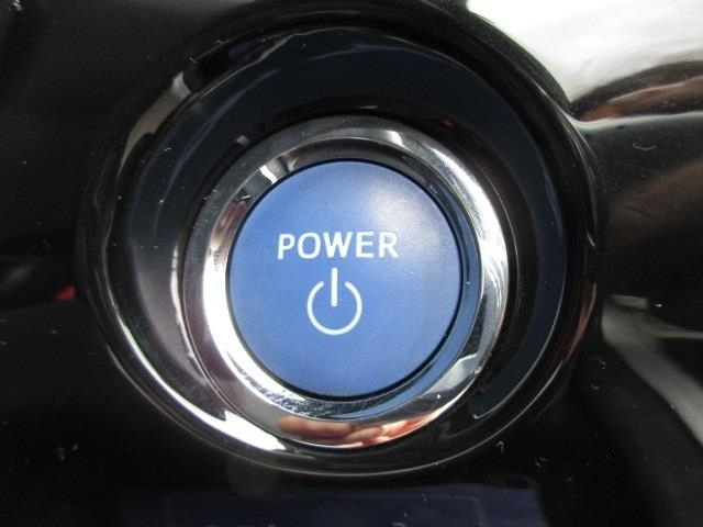 TOYOTA PRIUS 2018