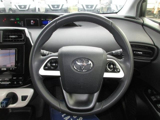 TOYOTA PRIUS 2018