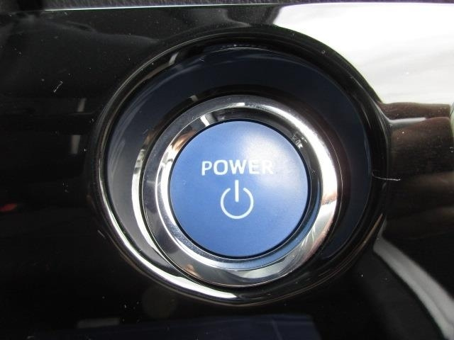 TOYOTA PRIUS 2018