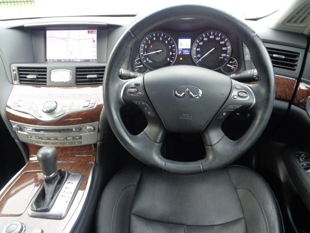 NISSAN FUGA 2018