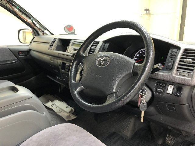 TOYOTA HIACE 2009