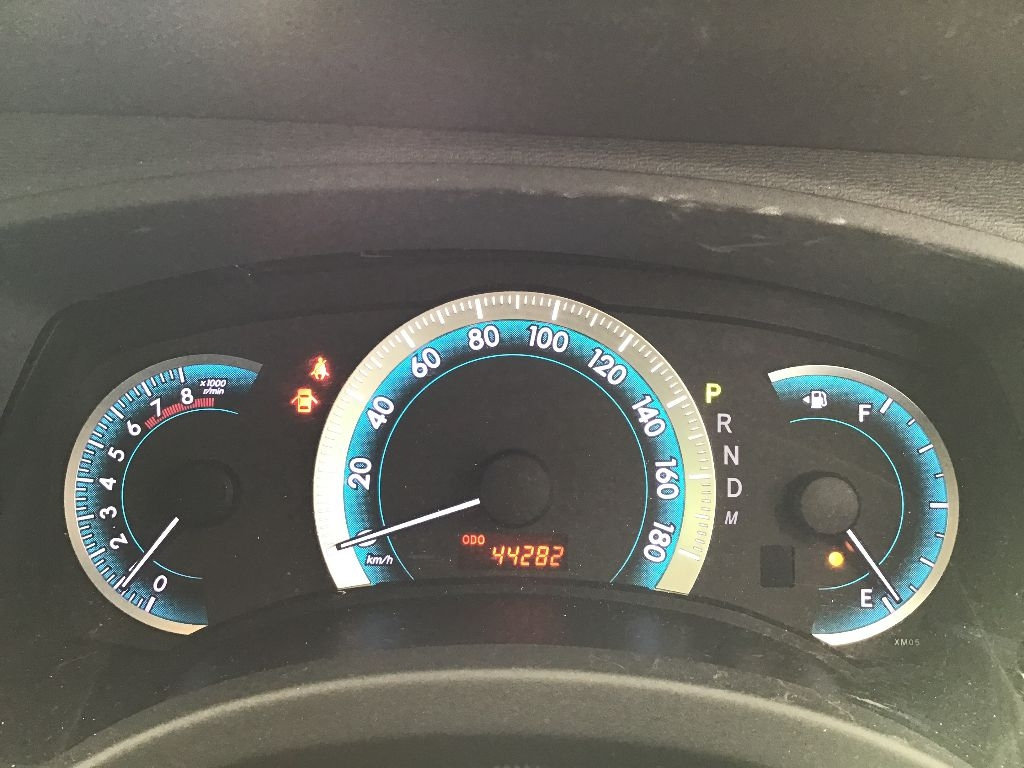TOYOTA ISIS 2010