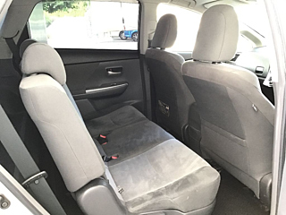 TOYOTA PRIUS ALPHA 2012